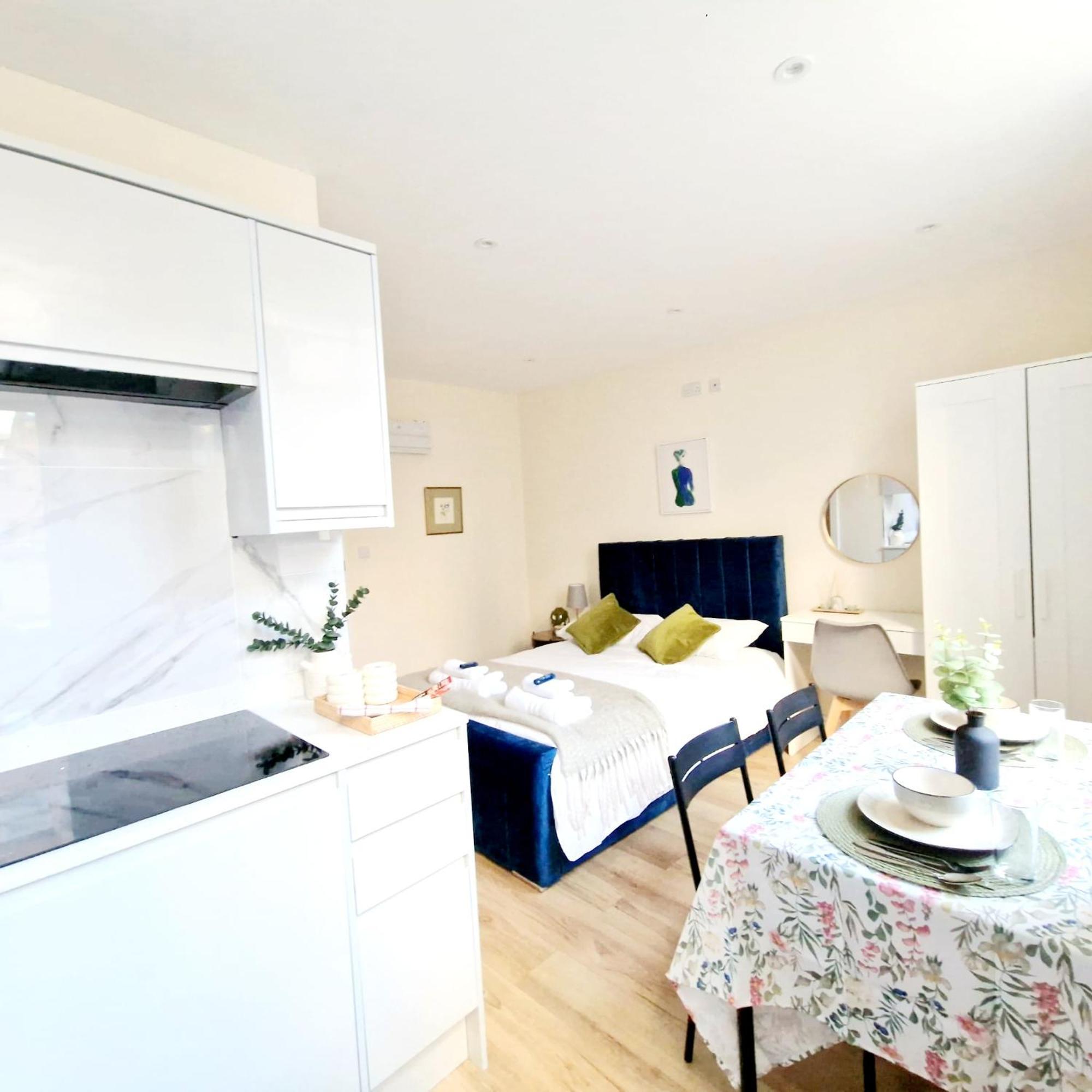 Crendon House Boutique Hotel High Wycombe Buckinghamshire 外观 照片