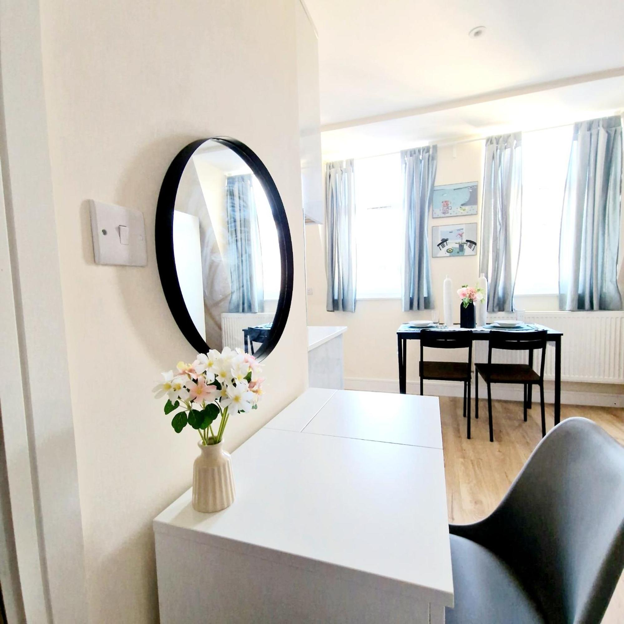 Crendon House Boutique Hotel High Wycombe Buckinghamshire 外观 照片