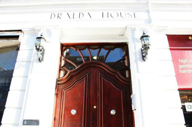 Crendon House Boutique Hotel High Wycombe Buckinghamshire 外观 照片